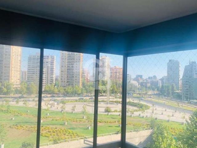 Acogedor e iluminado departamento en Vitacura