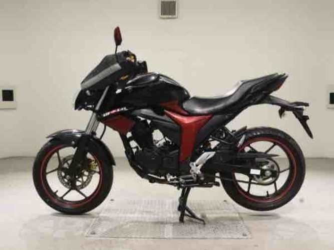 SUZUKI GIXXER