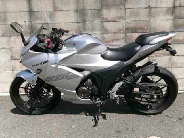 SUZUKI GIXXER 250cc