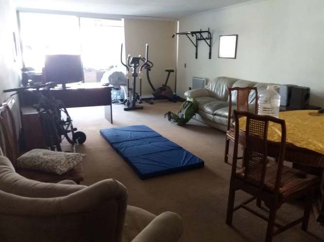 PIEZA PEQUEÑA CON BAÑO PRIVADO