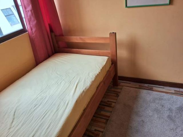 PIEZA PEQUEÑA CON BAÑO PRIVADO