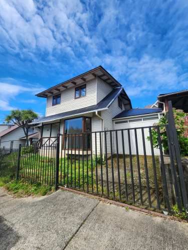 Vendo hermosa y céntrica casa .