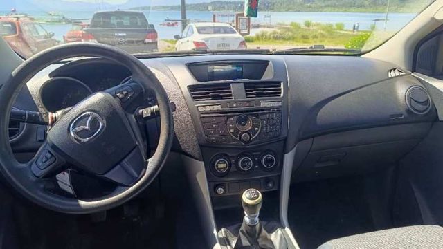 Camioneta mazda bt50 4x4 año 2016