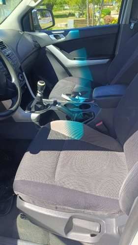 Camioneta mazda bt50 4x4 año 2016