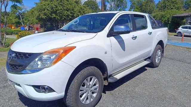 Camioneta mazda bt50 4x4 año 2016