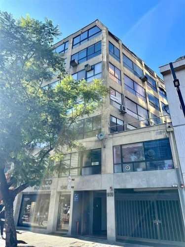 Amplia oficina en Pedro de Valdivia (129917)