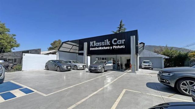 LOCAL COMERCIAL Avenida Vitacura / Lo Matta