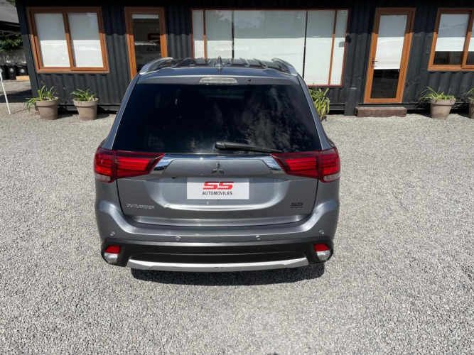 MITSUBISHI OUTLANDER  2.0 AT 4X2 2018