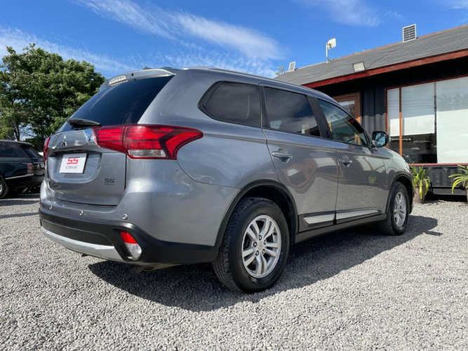 MITSUBISHI OUTLANDER  2.0 AT 4X2 2018
