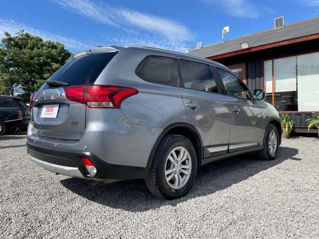 MITSUBISHI OUTLANDER  2.0 AT 4X2 2018