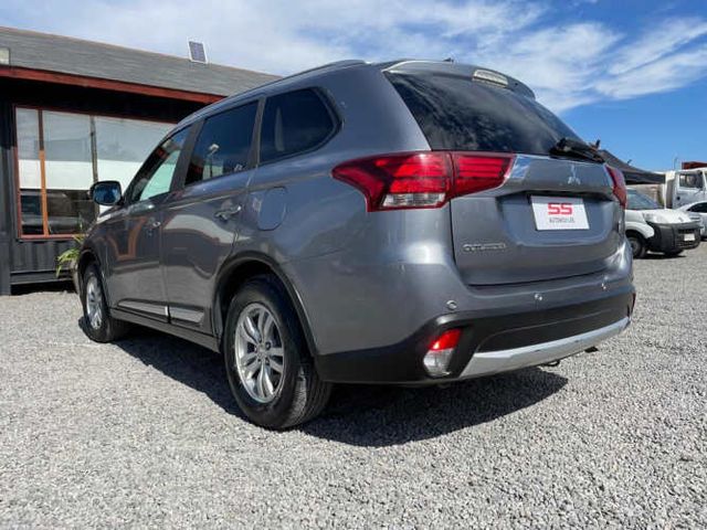 MITSUBISHI OUTLANDER  2.0 AT 4X2 2018