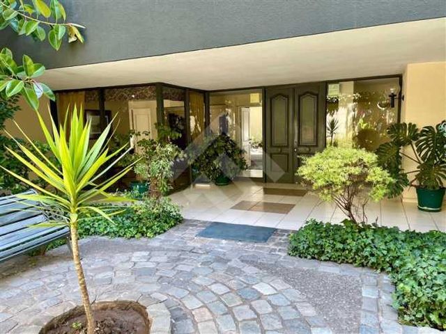 DEPARTAMENTO Suecia / Carlos Antúnez / Metro Los Leones