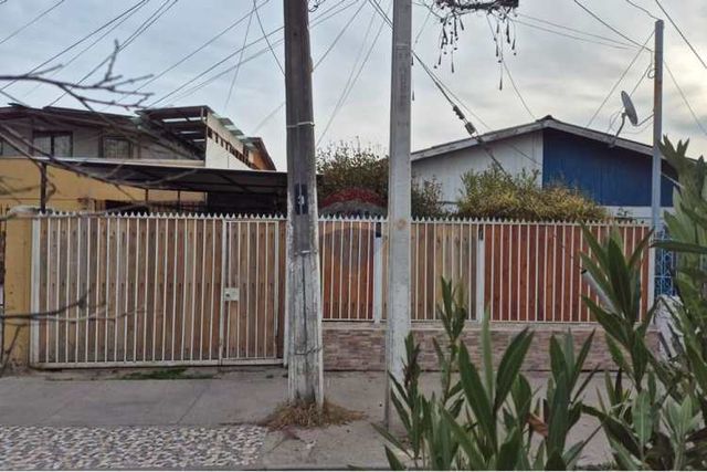 Casa  familiar  p. a. c. , a pasos departamental