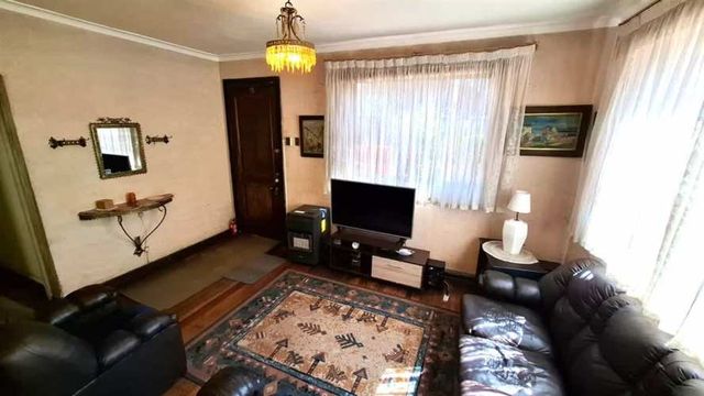 CASA Alcalde Jorge Monckeberg / Los Cerezos