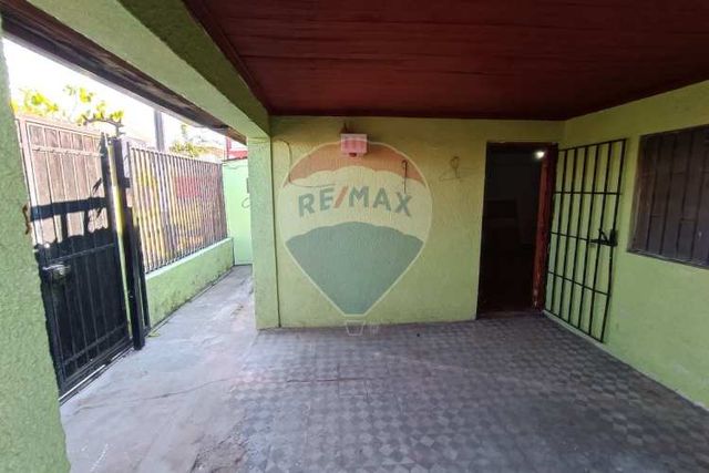 Bajamos el precio! casa con departamento interior
