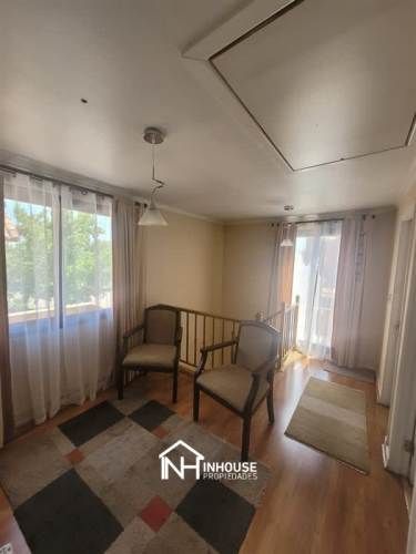 CASA Casa en Francisco Otta / Av. Consistorial