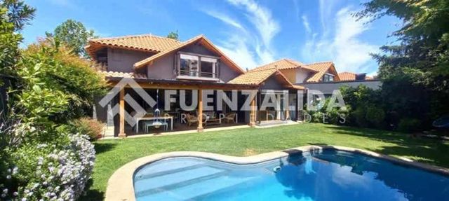 CASA Av La Dehesa - Basel