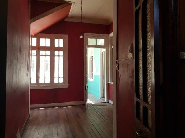 Casa grande en Sta Elena a 400 mts de Muni Valparaiso