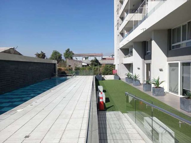 1D+1B-Independencia, Plaza Chacabuco (130015)