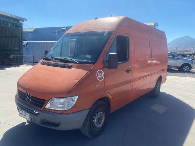 FURGON Marca ERCEDES BENZ Modelo SPRINTER 313 CDI Año 2011