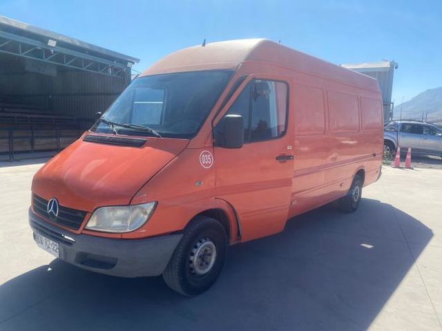 FURGON Marca MERCEDES BENZ Modelo SPRINTER 313 CDI Año 2011