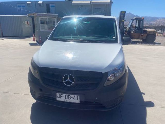 FURGON Marca MERCEDES BENZ Modelo VITO 111 CDI Año 2017