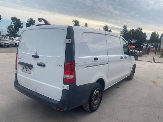 FURGON Marca MERCEDES BENZ Modelo VITO 111 CDI Año 2017