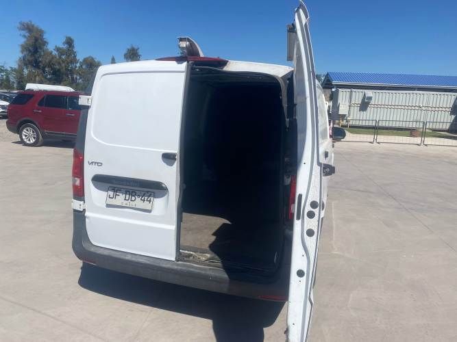 FURGON Marca MERCEDES BENZ Modelo VITO 111 CDI Año 2017