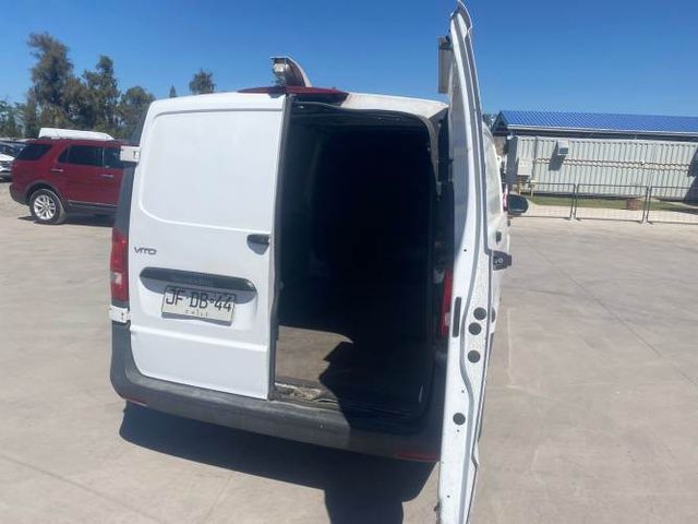 FURGON Marca MERCEDES BENZ Modelo VITO 111 CDI Año 2017