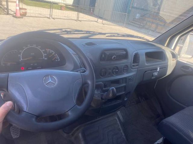 FURGON Marca MERCEDES BENZ Modelo SPRINTER 313 CDI Año 2010