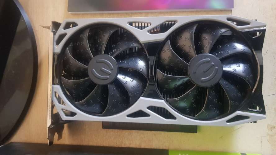 Vendo Tarjeta de video NVIDIA GeForce GTX 1650