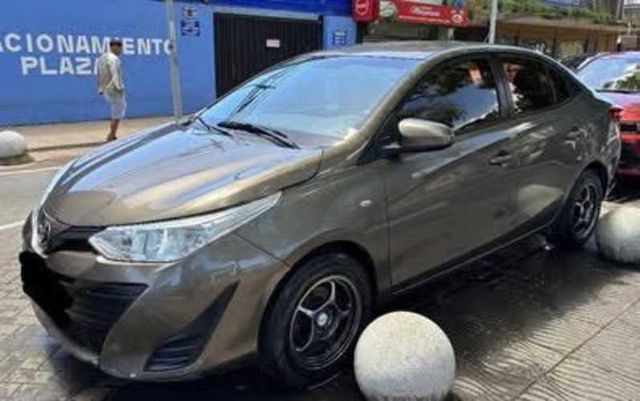 TOYOTA YARIS E 2019 FULL