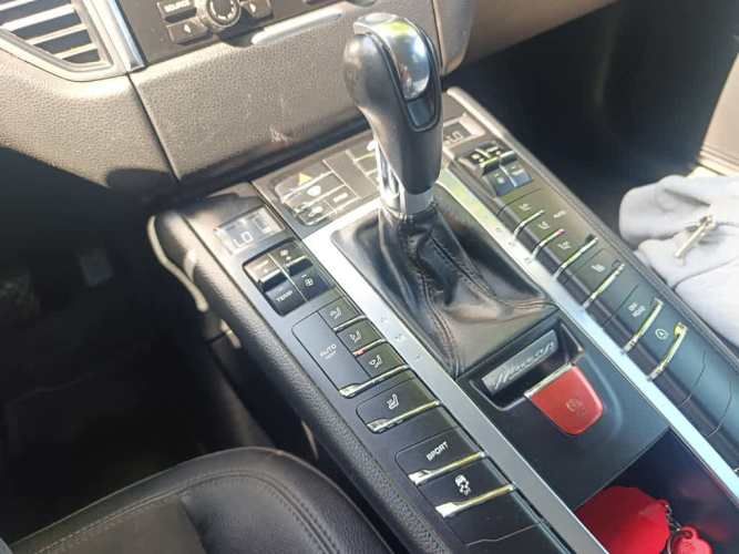 PORSCHE MACAN 2016