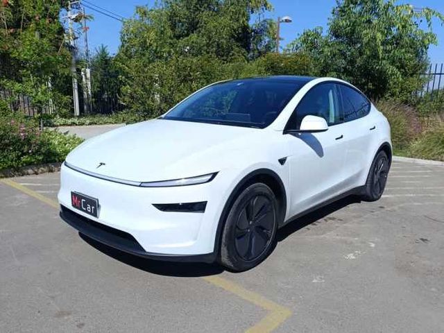 TESLA MODEL Y 2025
