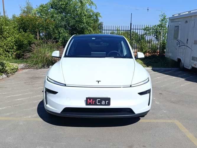 TESLA MODEL Y 2025