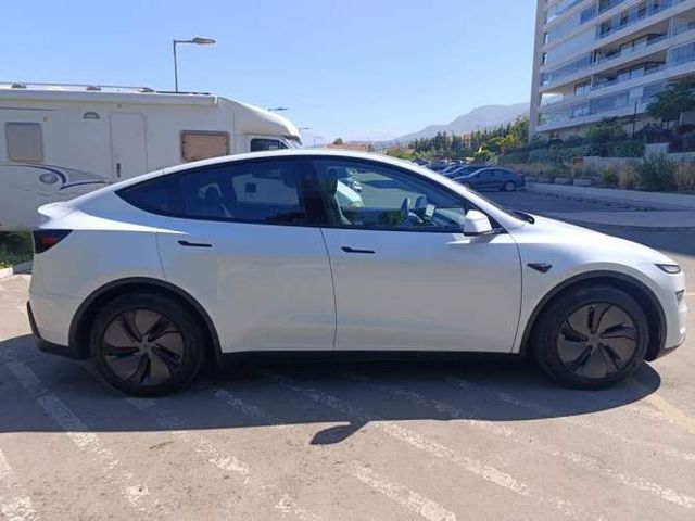 TESLA MODEL Y 2025
