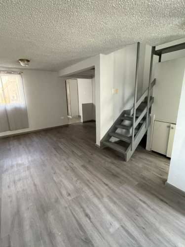 Arriendo Casa dos pisos