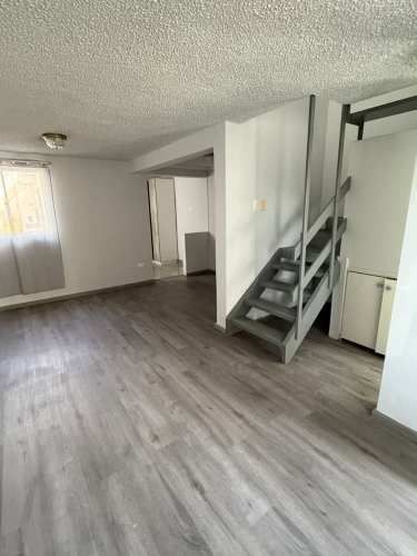 Arriendo Casa dos pisos