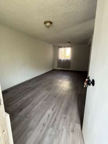 Arriendo Casa dos pisos