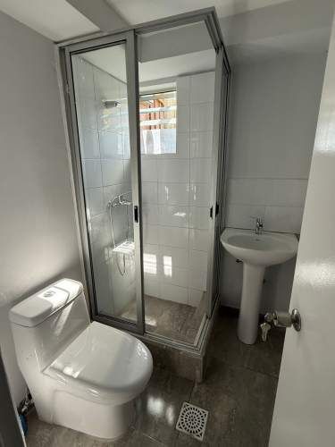 Arriendo Casa dos pisos