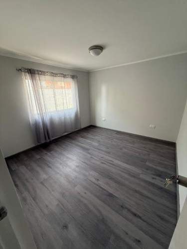 Arriendo Casa dos pisos