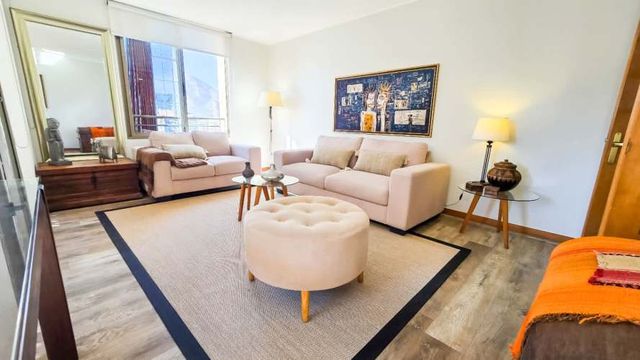 Departamento en arriendo c/ estacionamiento en Metro Manquehue - Apumanque