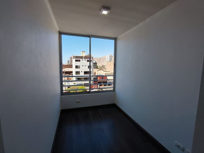 Departamento en arriendo c/ estacionamiento en Centro de Iquique