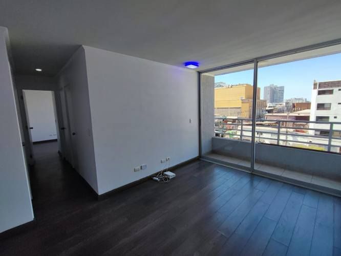 Departamento en arriendo c/ estacionamiento en Centro de Iquique