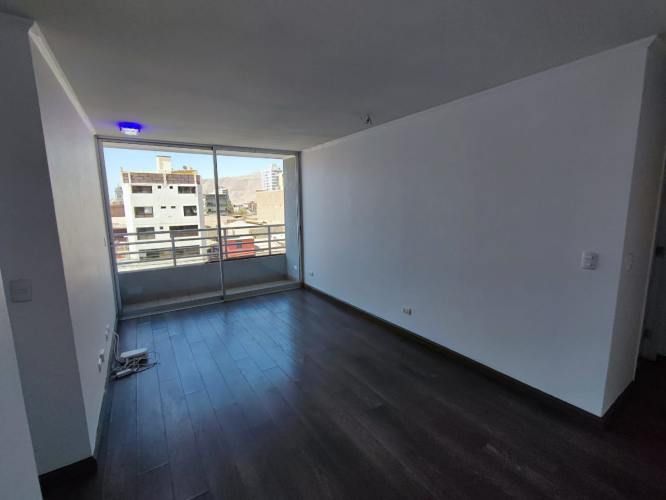 Departamento en arriendo c/ estacionamiento en Centro de Iquique