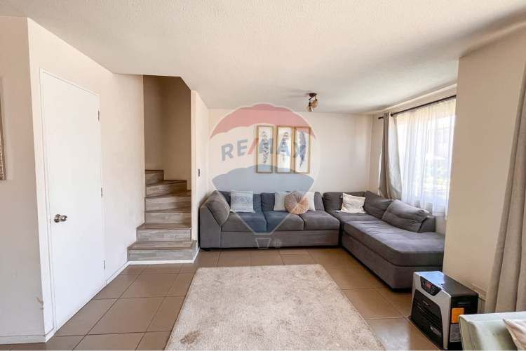 Hermosa e iluminada casa en valle grande