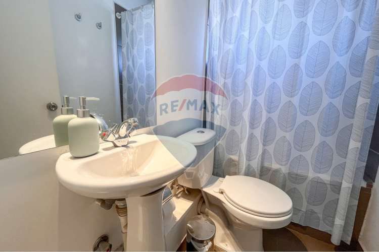 Hermosa e iluminada casa en valle grande