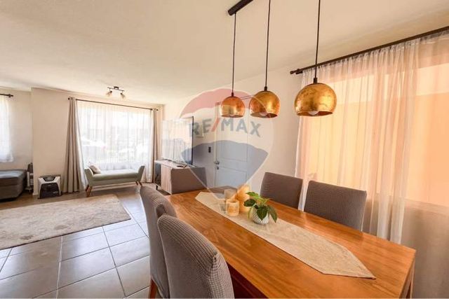 Hermosa e iluminada casa en valle grande