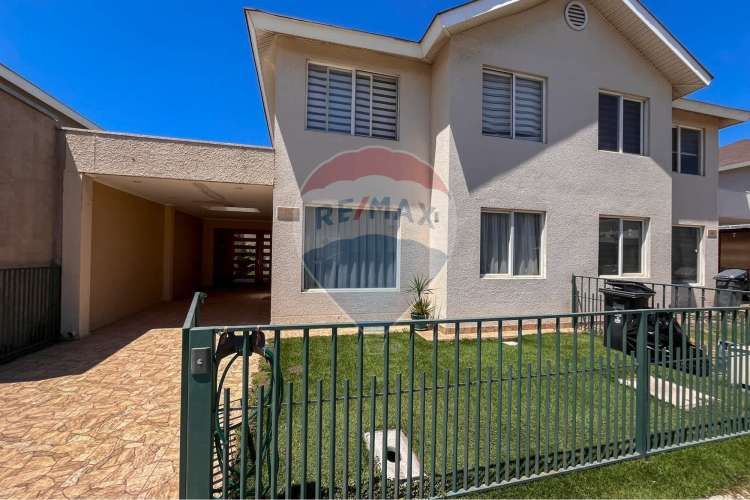 Hermosa e iluminada casa en valle grande