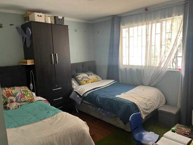 Gran y acogedora casa en sector tranquilo (130180)